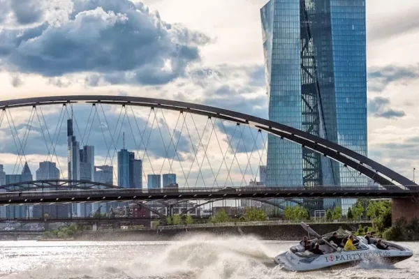 Partyboot Website mit Booking Engine